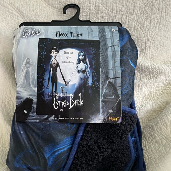 Warner Bros. Other - Corpse bride throw 50 x 60 new with tags great for Halloween